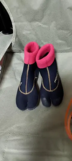 値下げしました！Magic　#サーフブーツXS