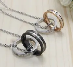 ペアネックレス　ペンダント　カップル　2点セット　リング　ゴールド　ブラック