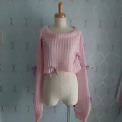 リボン付きピンククロップドニット