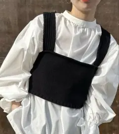 select MOCA byson バックスリットリラックスビスチェ【最終価格】