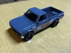 ホットウィール ダットサン 620 グレー