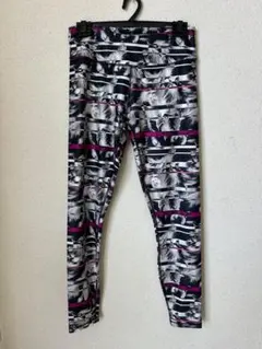 PUMA プーマ ドライセル レギンス 羽柄 Lサイズ 美品のサムネイル