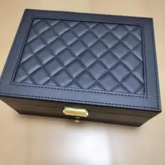 黒のアクセサリーケース
