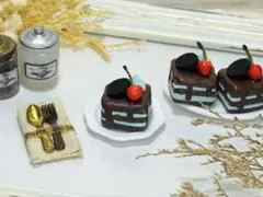 ミニチュアスイーツ♡プティフール♡チョコミント♡樹脂粘土♡ミニチュアケーキ