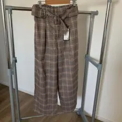 ベージュ カジュアルパンツ