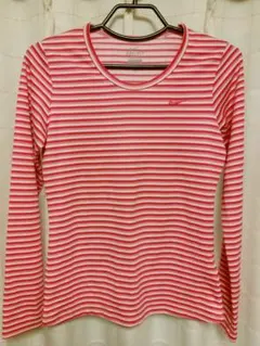 ナイキ　長袖Tシャツ