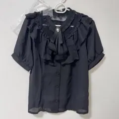 axes femme ジャボ付きレース×フリルブラウス ブラック