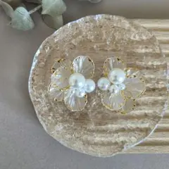 No.23　ピアス　イヤリング　花びら　フラワー　パール　大ぶり　結婚式