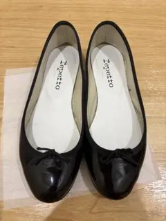 フラットシューズ