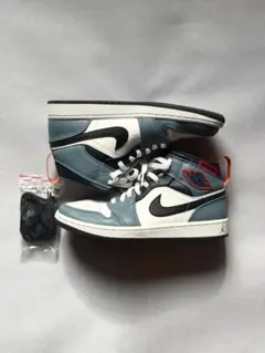 NIKE Air Jordan 1 MID facetasm