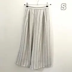 【GU（ジーユー）】ストライプワイドパンツ