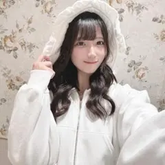 evelyn フリルフードパーカー　ホワイト