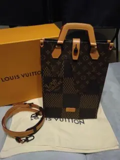 LOUIS VUITTON NIGOダミエジャイアントミニトート N40355のサムネイル