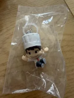 ペコちゃん　ガチャ　お菓子のめじるしアクセサリー　2026 シェフポコちゃん