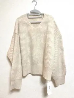 Mila Owen 新品未使用　ベージュ Vネックニット　ミースロエ　スナイデル