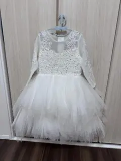 キッズ　ホワイトドレス 長袖 ビーズ装飾 130-140cm 女の子