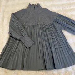 グレー プリーツデザイン チュニック　ニットジャイロ