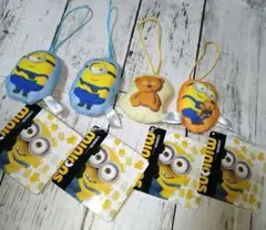 ミニオン　ダイカットマスコット　４個セット