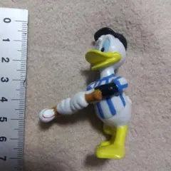 ディズニー　ドナルドダック 野球フィギュア 背番号6