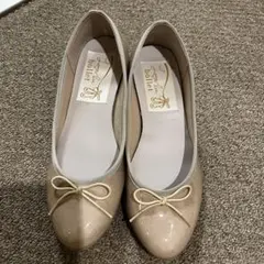 ラウナレナ バレエシューズ ベージュ エナメル