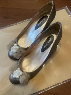 メタリック風ベージュ 本革ヒールパンプス