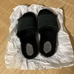 UGG ダークグリーン スエード スライドサンダル　23センチ