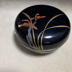 漆器 菓子器 黒色 金色葉模様 箱付き 漆器 菓子器 黒色 金色葉模様 箱付き - メルカリ
