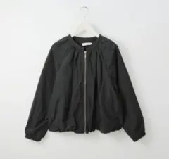 美品✨️ N+　ふんわりギャザー ノーカラーブルゾン　M 黒