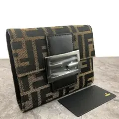 極美品❢】FENDI フェンディ ズッカ柄 二つ折り財布 - メルカリ