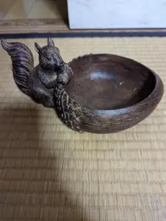 BAMBOOKS THE HERITAGE　リス　トレイ　小物入れ　木彫り風