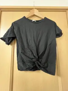 黒の結び目デザインTシャツ　GU