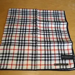 BURBERRY チェック柄　透かし模様　ハンカチ　新品のサムネイル