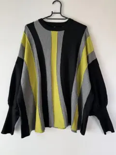 ストライプ柄バルーンスリーブニット