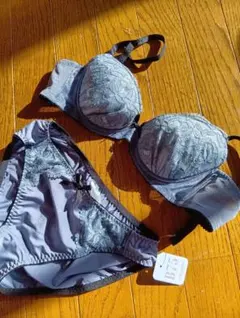 【SHIROHATO】レース装飾 ブラジャーショーツセット B75