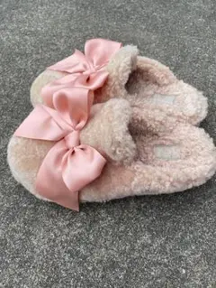 UGG アグ Fluffita フラッフィータ 厚底サンダル ムートンスリッパ