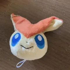 ぽ*て様 ビクティニ ぬいぐるみマスコット キーチェーン付き