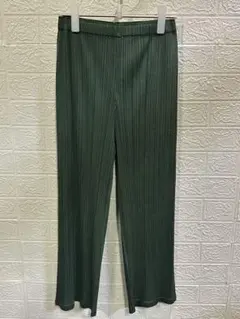 PLEATS PLEASE イッセイミヤケ ストレートプリーツパンツのサムネイル