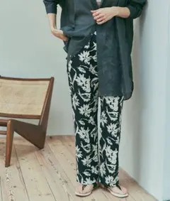 未使用品URBANRESARCHDOORSリネンレーヨンフラワープリントパンツ