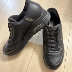 SKECHERS SLIP-INS ブラックスニーカー