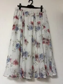 美品23区大きいサイズ48 黒グレーの花柄ノースリーブトップス自由区 