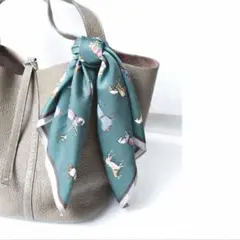 シルク調スカーフ　ホース、馬柄