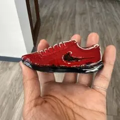 MV% Go faster 赤いシューズ