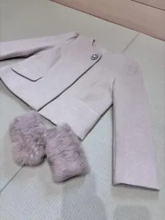 ファー付きベージュジャケット