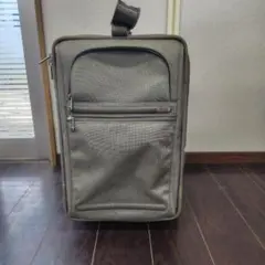 難あり TUMI グレイシルバー系 キャリーケース 2輪のサムネイル