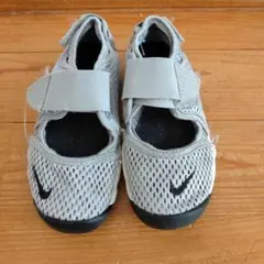 NIKE エアリフト