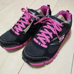 極美品SKECHERS D