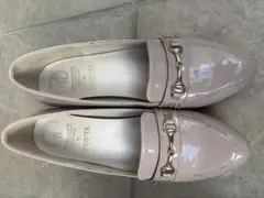 HARUTA ベージュ ローファー エナメル