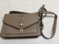 ショルダーバッグ ベージュ ゴールド金具
