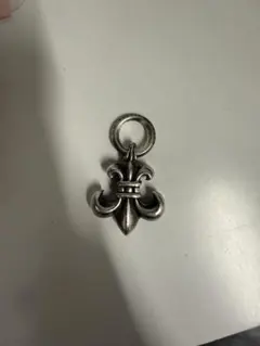 プ*ン様 CHROME HEARTS 1995年刻印BSフレアチャーム ペンダン プ*ン様 CHROME HEARTS 1995年刻印BSフレアチャーム ペンダン - メルカリ