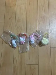 サンリオ　カラフルカラビナマスコットチャーム　ガチャガチャ　4点セット